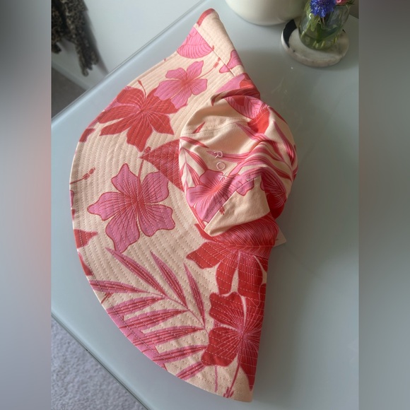 ROXY Hibiscus Pink and Cream Sun Summer Hat - Picture 1 of 5